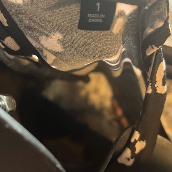 Torrid Printed Sleeveless boho career work Lagen look Blouse Black/Tan Plus 1X - Picture 7 of 8